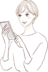 スマホを見る女性